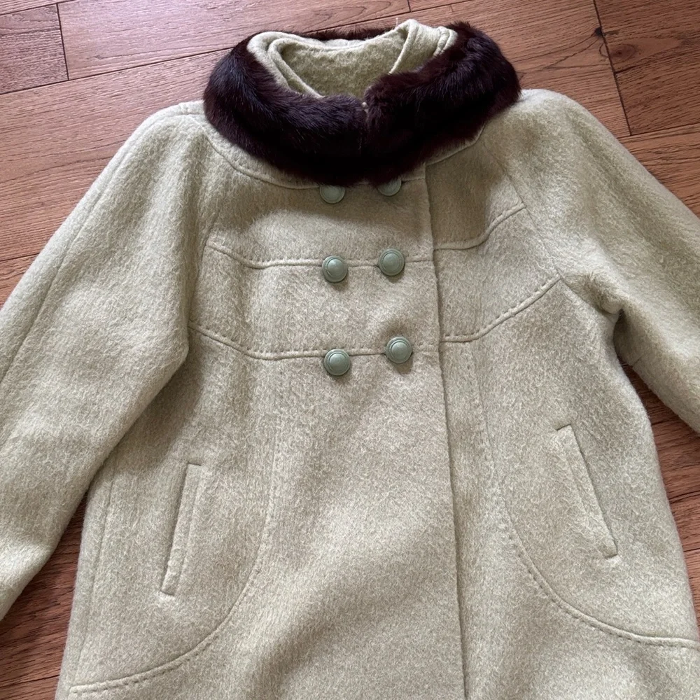 VINTAGE Tailor Made Wool Coat with Fur Collar😊 - Picture 4 of 16